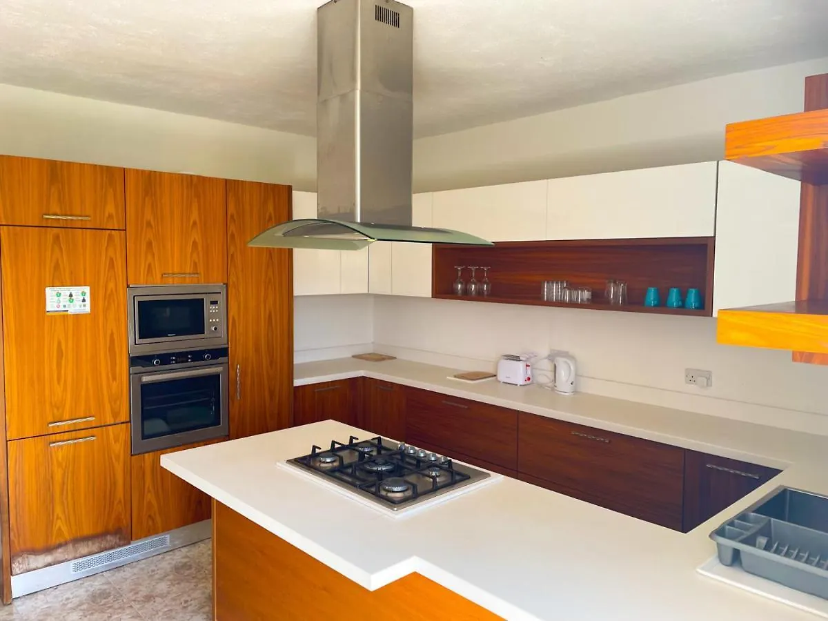 Apartment Urban Comfort Gzira 4 Bedroom Flat Malta
